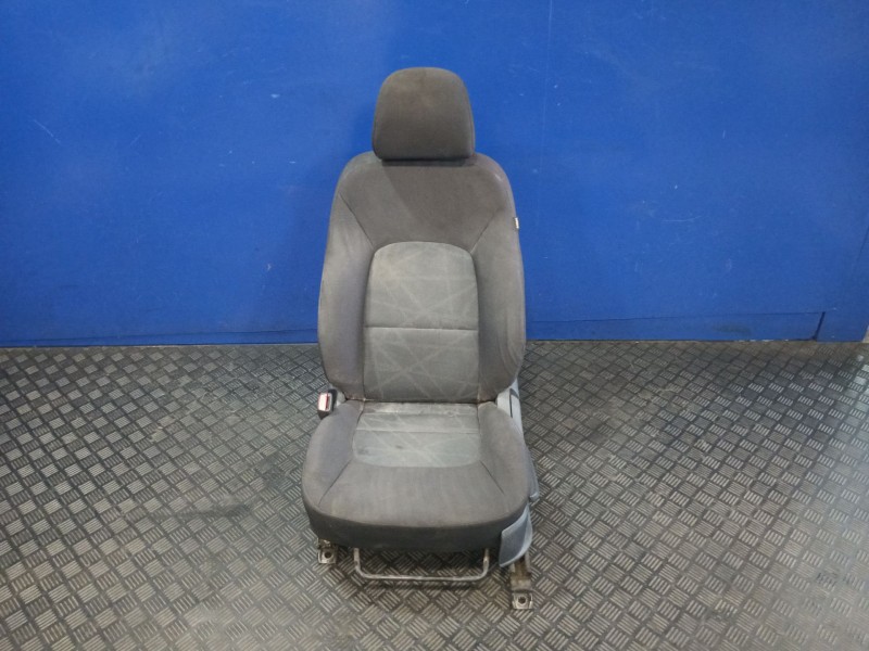 Recambio de asiento delantero izquierdo para kia rio 1.2 cat referencia OEM IAM   