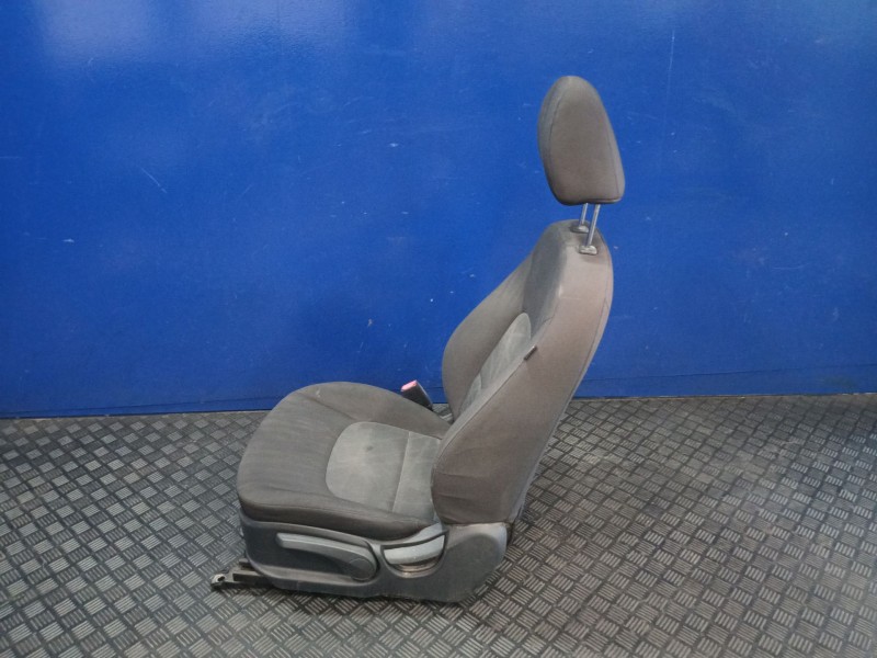 Recambio de asiento delantero izquierdo para kia rio 1.2 cat referencia OEM IAM   