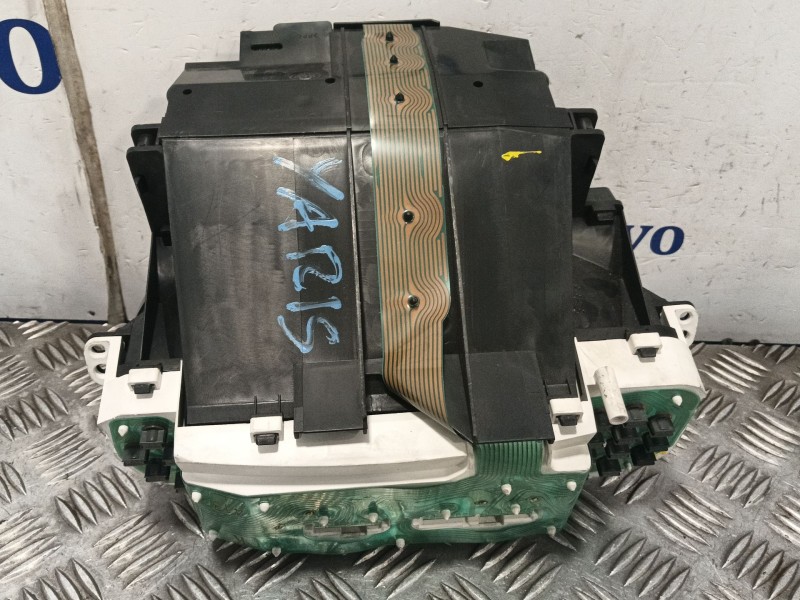Recambio de cuadro instrumentos para toyota yaris (ncp1/nlp1/scp1) referencia OEM IAM 8380052610  4573000891