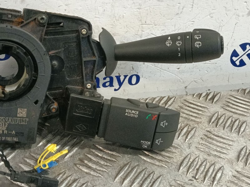 Recambio de mando multifuncion para renault clio iv referencia OEM IAM 255671790R  E10670293