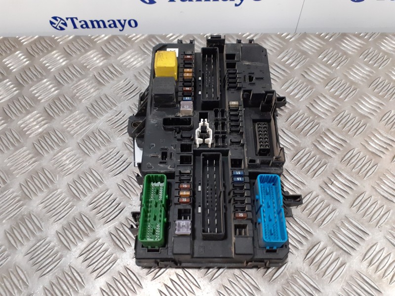 Recambio de caja reles / fusibles para opel astra h berlina 1.7 16v cdti referencia OEM IAM 13206762HK  5DK00866932