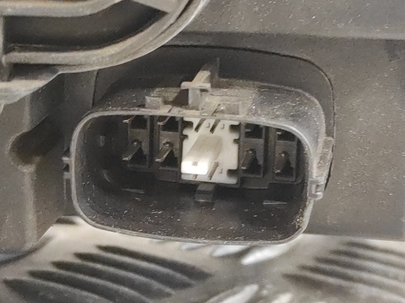 Recambio de faro izquierdo para mazda 6 berlina (gg) 2.3 cat referencia OEM IAM   