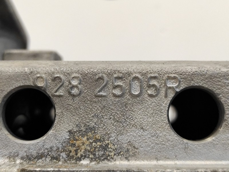 Recambio de culatin para porsche 928 5.0 v8 referencia OEM IAM 9282505R  9441052506R