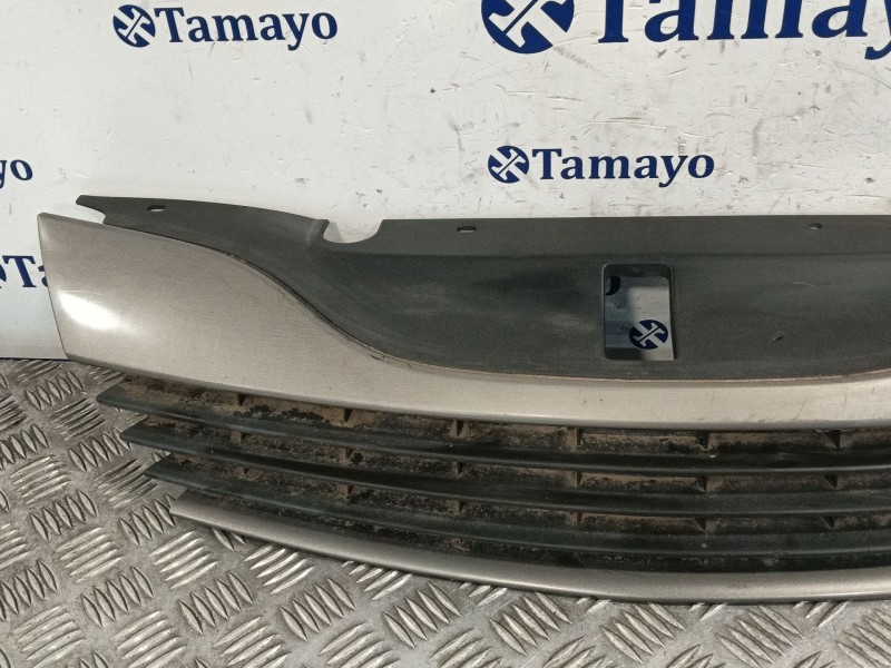 Recambio de rejilla delantera para renault laguna ii (bg0) 1.9 dci diesel referencia OEM IAM 8200012581  