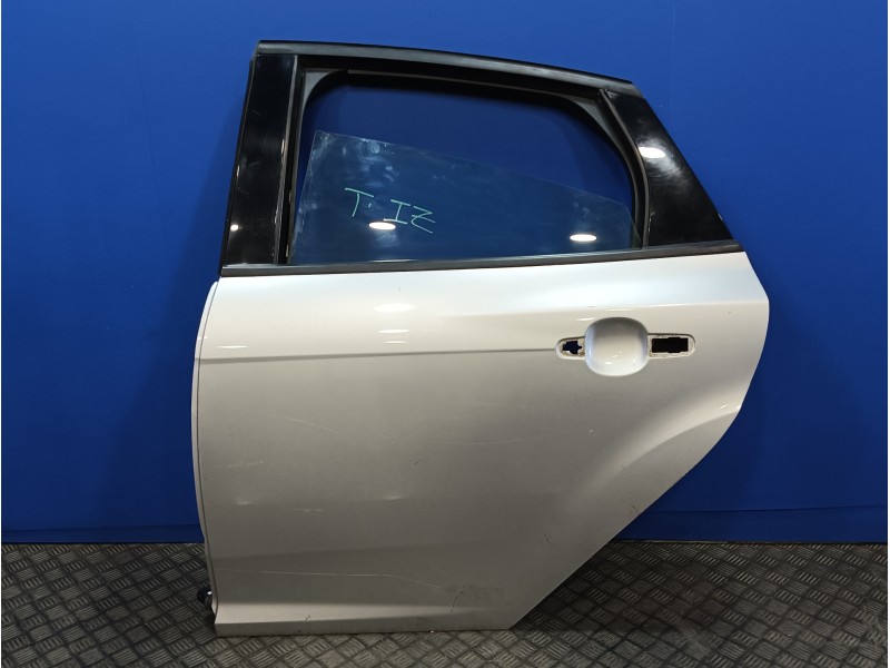 Recambio de puerta trasera izquierda para ford focus lim. (cb8) 1.6 tdci cat referencia OEM IAM   