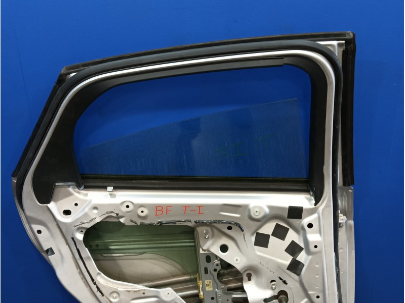 Recambio de puerta trasera izquierda para ford focus lim. (cb8) 1.6 tdci cat referencia OEM IAM   