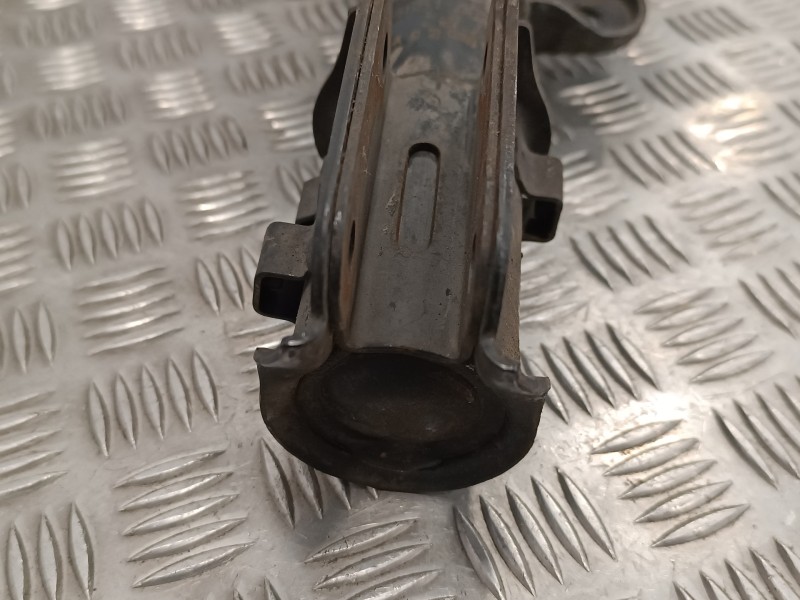 Recambio de amortiguador delantero izquierdo para kia carnival 2.9 crdi cat referencia OEM IAM 546514D200  