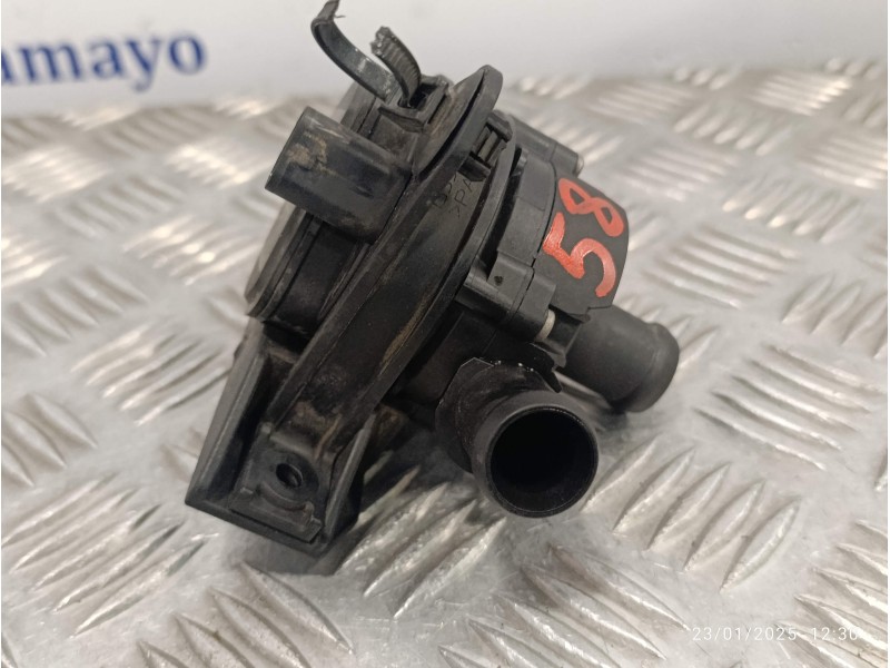 Recambio de bomba agua para land rover discovery sport referencia OEM IAM DX2318D474AC  0392023249