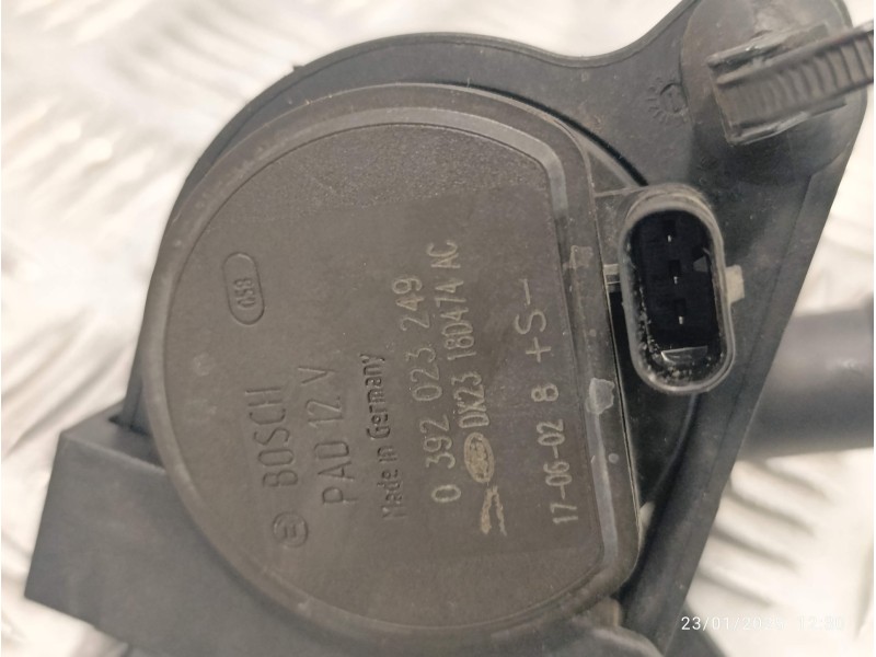 Recambio de bomba agua para land rover discovery sport referencia OEM IAM DX2318D474AC  0392023249
