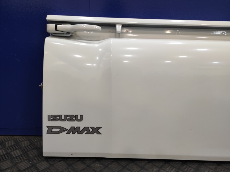 Recambio de porton trasero para isuzu d-max 1.9 turbodiesel referencia OEM IAM   