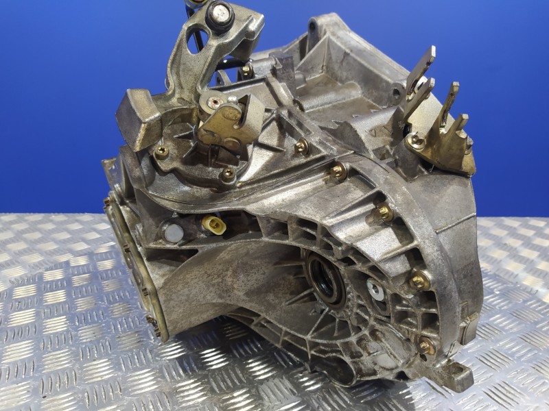 Recambio de caja cambios para mg serie 75 (rj) 2.5 v6 24v cat referencia OEM IAM 25S39  