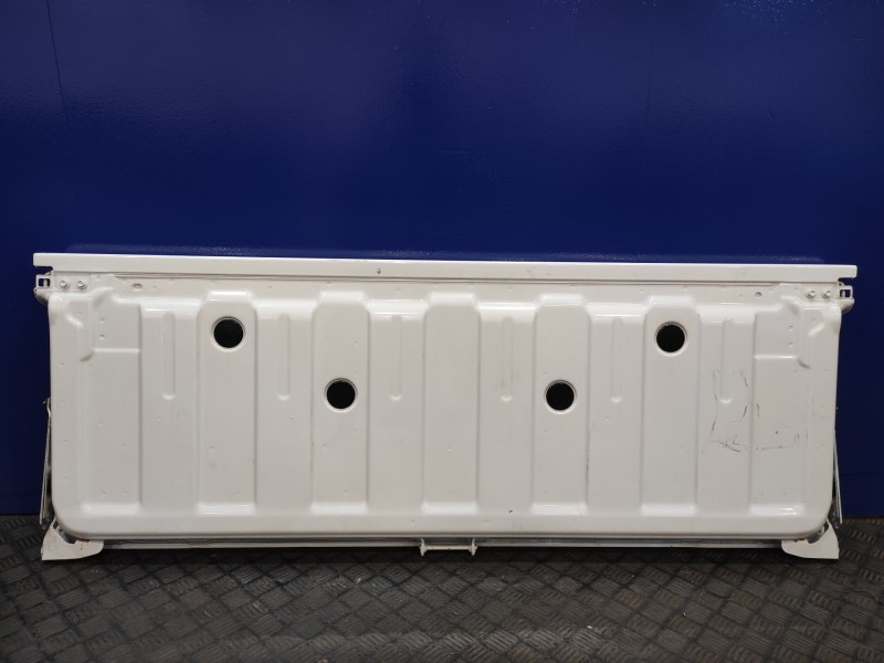 Recambio de porton trasero para isuzu d-max 1.9 turbodiesel referencia OEM IAM   