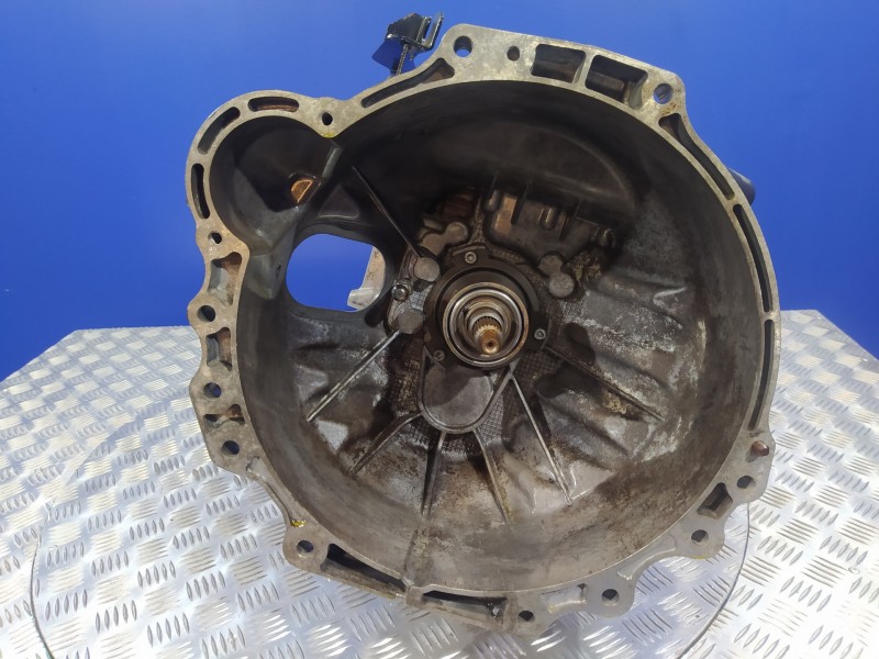 Recambio de caja cambios para renault maxity 2.9 diesel referencia OEM IAM 32010MD04A 6S380V0 1323065029