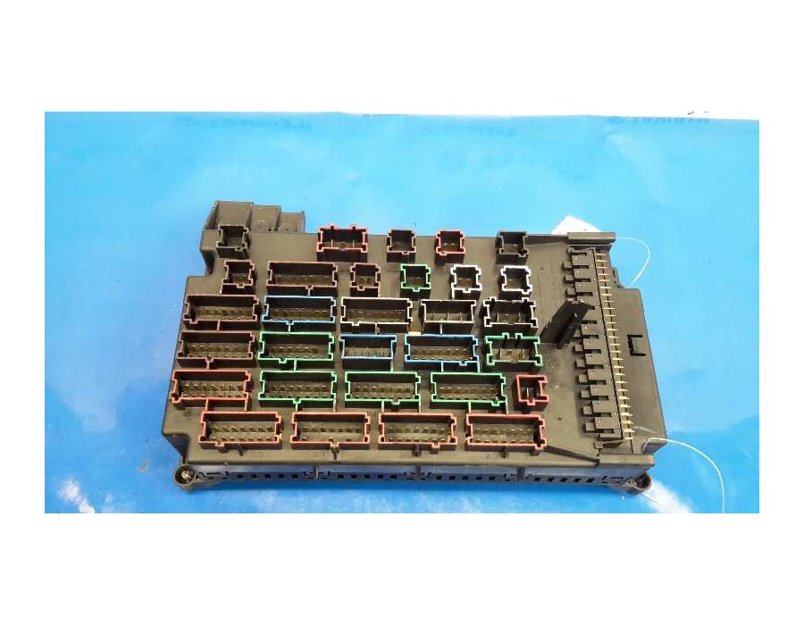 Recambio de caja reles / fusibles para mercedes-benz clase m (w163) 4.3 v8 24v cat referencia OEM IAM 1635450205  08200101