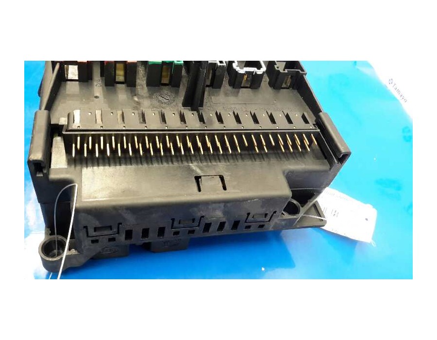 Recambio de caja reles / fusibles para mercedes-benz clase m (w163) 4.3 v8 24v cat referencia OEM IAM 1635450205  08200101