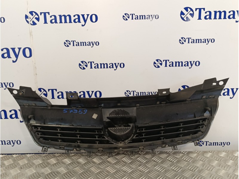 Recambio de rejilla delantera para opel zafira b 1.9 cdti referencia OEM IAM 13136136 13150868 13150867