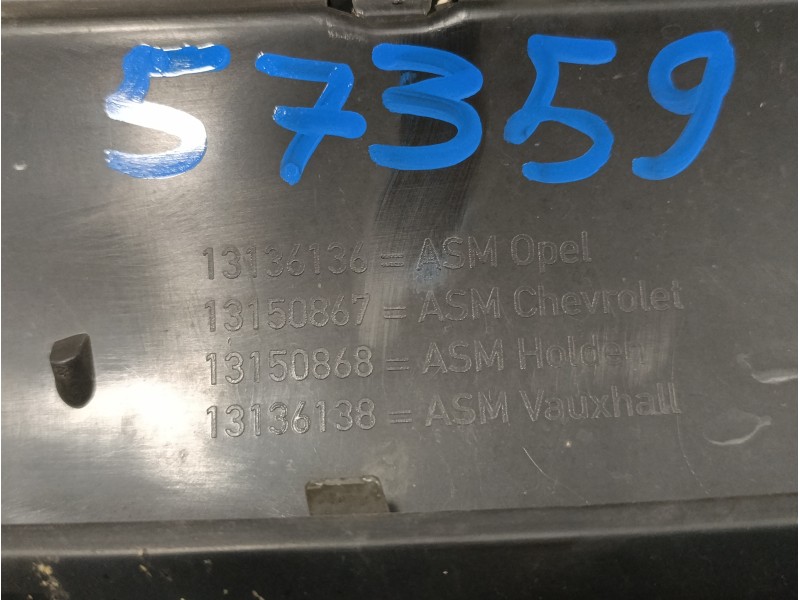 Recambio de rejilla delantera para opel zafira b 1.9 cdti referencia OEM IAM 13136136 13150868 13150867