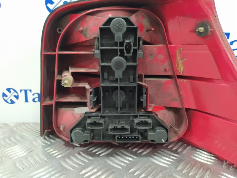 Recambio de piloto trasero izquierdo para volkswagen golf iv berlina (1j1) 1.4 16v referencia OEM IAM   