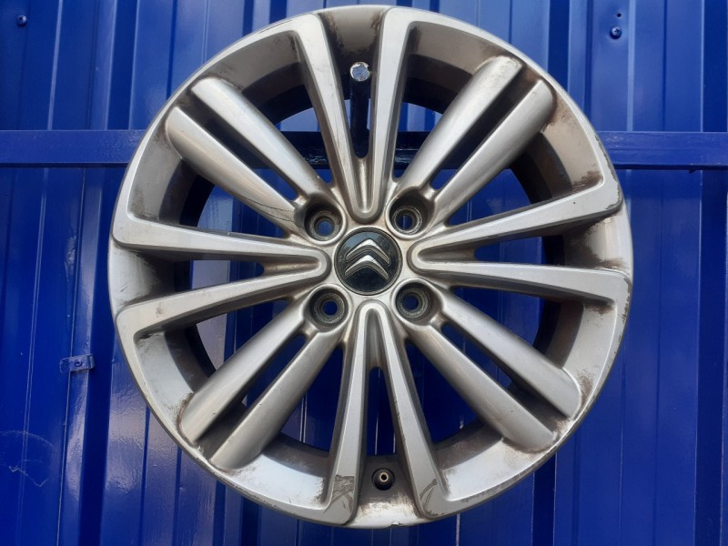 Recambio de llanta para citroën c-elysée 1.6 16v vti referencia OEM IAM 9677100677  