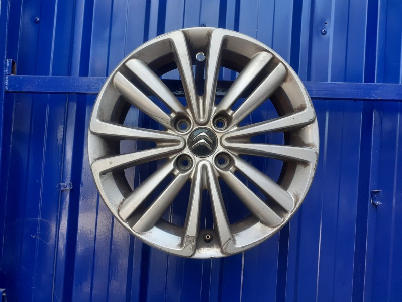 Recambio de llanta para citroën c-elysée 1.6 16v vti referencia OEM IAM 9677100677  