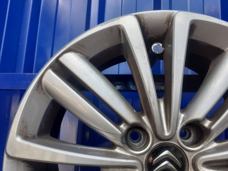 Recambio de llanta para citroën c-elysée 1.6 16v vti referencia OEM IAM 9677100677  