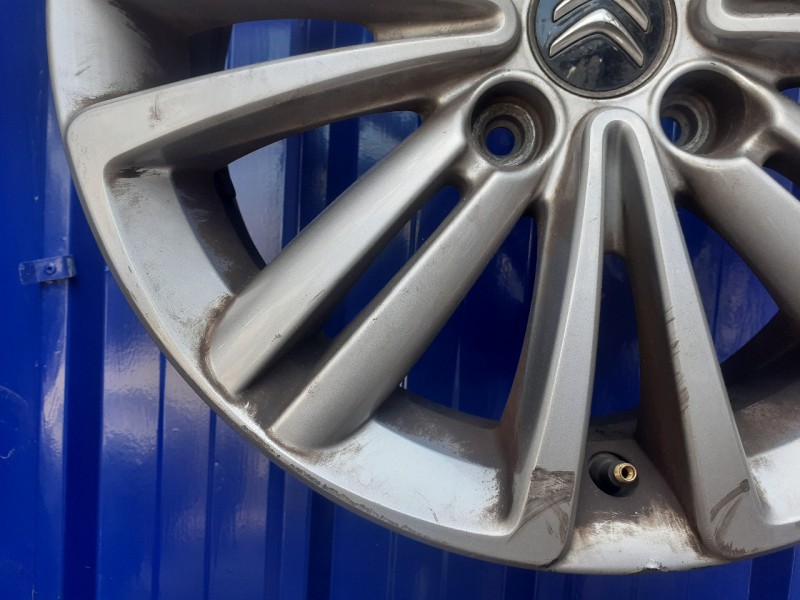 Recambio de llanta para citroën c-elysée 1.6 16v vti referencia OEM IAM 9677100677  