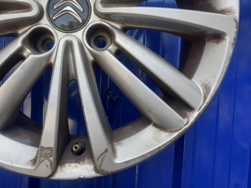 Recambio de llanta para citroën c-elysée 1.6 16v vti referencia OEM IAM 9677100677  