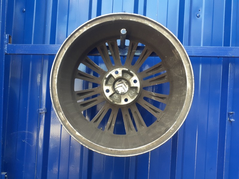 Recambio de llanta para citroën c-elysée 1.6 16v vti referencia OEM IAM 9677100677  