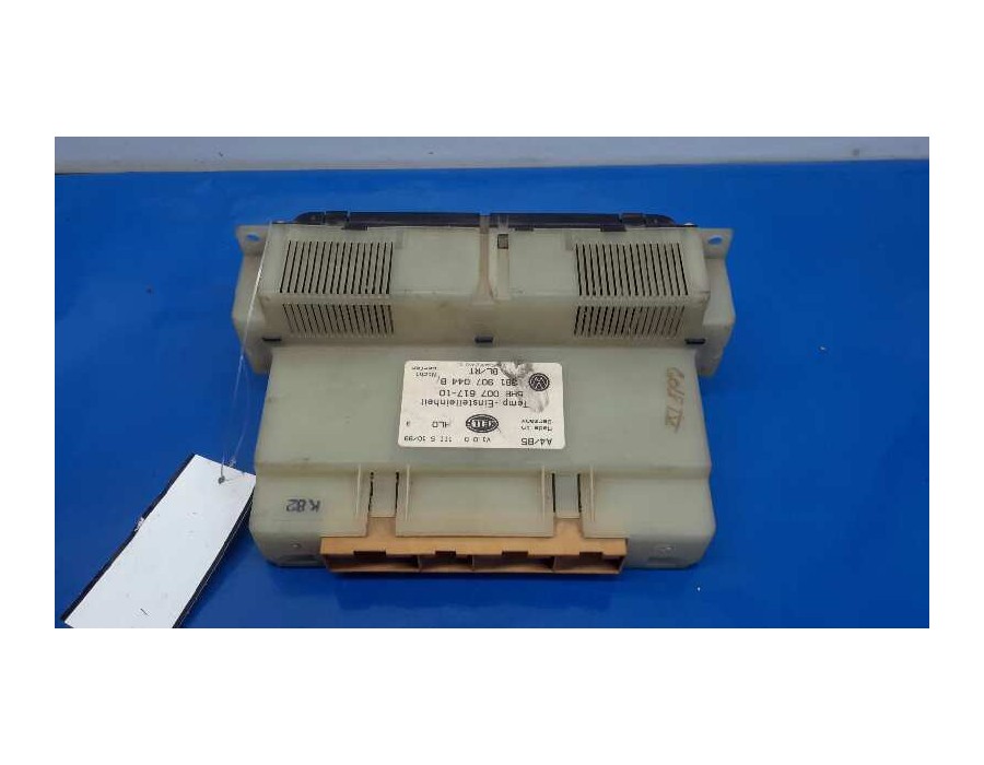 Recambio de mando climatizador para volkswagen golf iv berlina (1j1) 1.9 tdi referencia OEM IAM 5HB00761710  3B1907044B