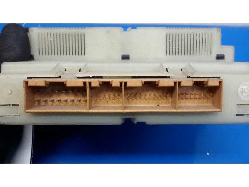 Recambio de mando climatizador para volkswagen golf iv berlina (1j1) 1.9 tdi referencia OEM IAM 5HB00761710  3B1907044B