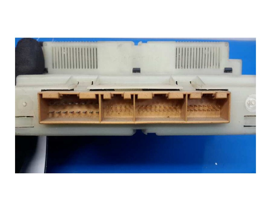 Recambio de mando climatizador para volkswagen golf iv berlina (1j1) 1.9 tdi referencia OEM IAM 5HB00761710  3B1907044B