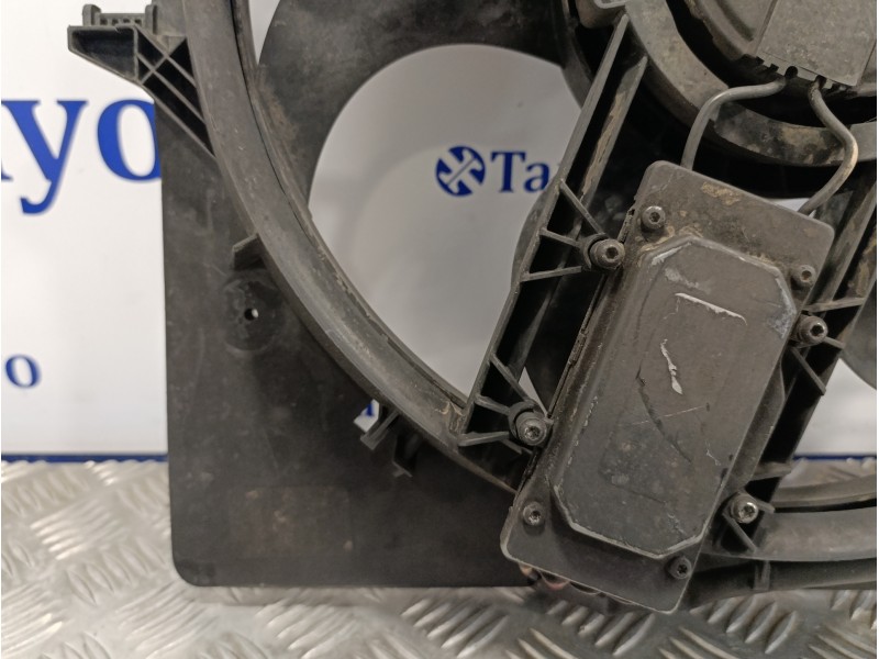 Recambio de electroventilador para volkswagen touareg (7l6) 2.5 tdi dpf referencia OEM IAM 8A0121223A 0130303292 1137328172