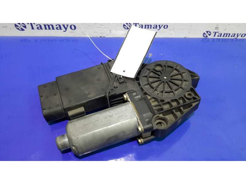 Recambio de motor elevalunas delantero derecho para volkswagen passat berlina (3b2) referencia OEM IAM 0130821694  