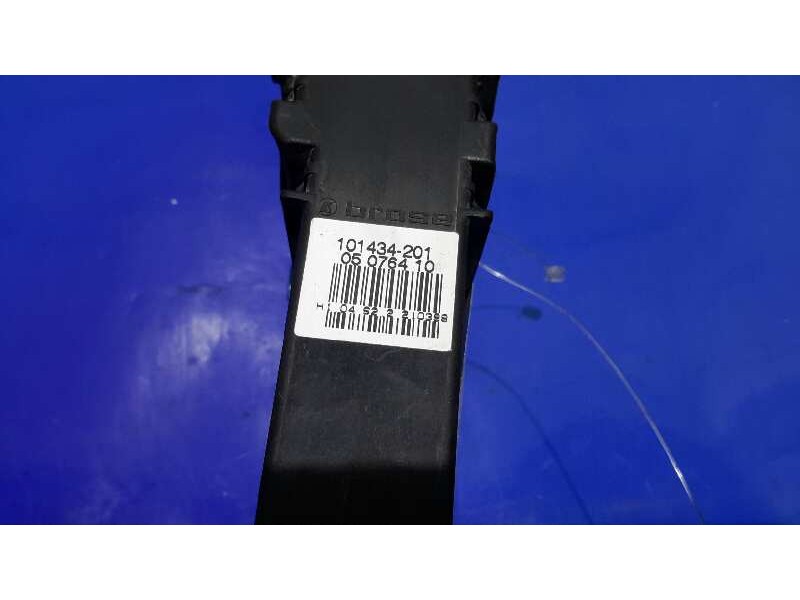 Recambio de motor elevalunas delantero derecho para volkswagen passat berlina (3b2) referencia OEM IAM 0130821694  