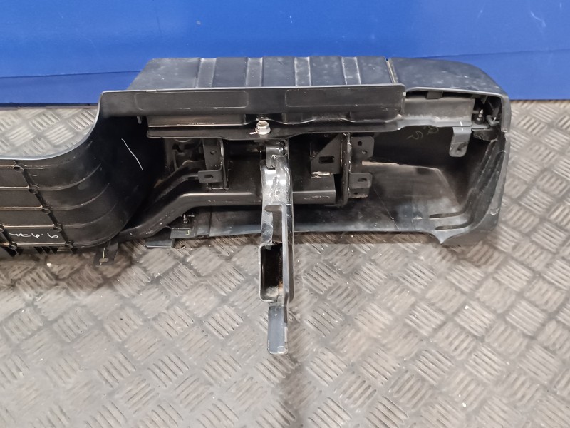 Recambio de paragolpes trasero para isuzu d-max 1.9 turbodiesel referencia OEM IAM 8983938280  