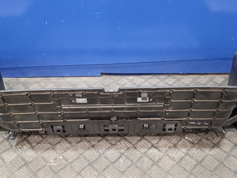 Recambio de paragolpes trasero para isuzu d-max 1.9 turbodiesel referencia OEM IAM 8983938280  