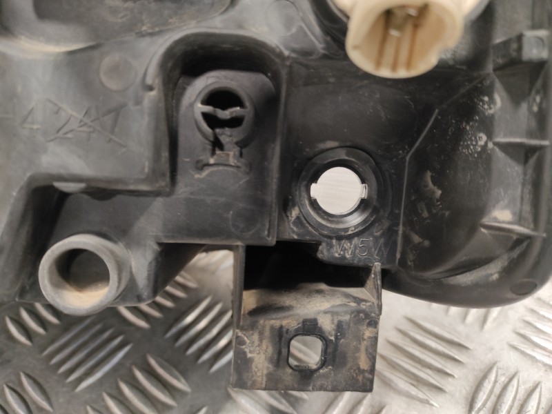 Recambio de faro derecho para dacia logan referencia OEM IAM 89029770  8200211006