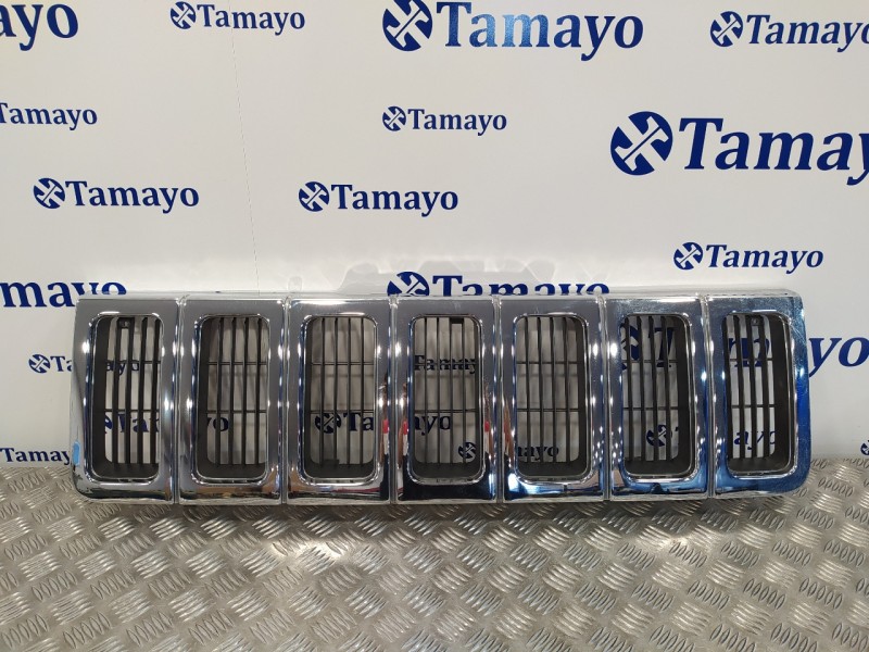 Recambio de rejilla delantera para chrysler jeep cherokee (j) referencia OEM IAM AM07011  