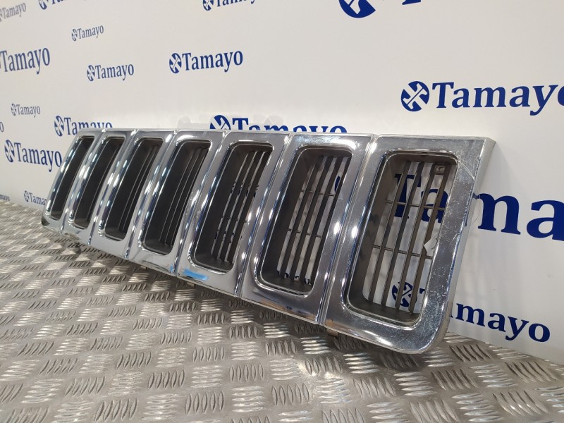 Recambio de rejilla delantera para chrysler jeep cherokee (j) referencia OEM IAM AM07011  