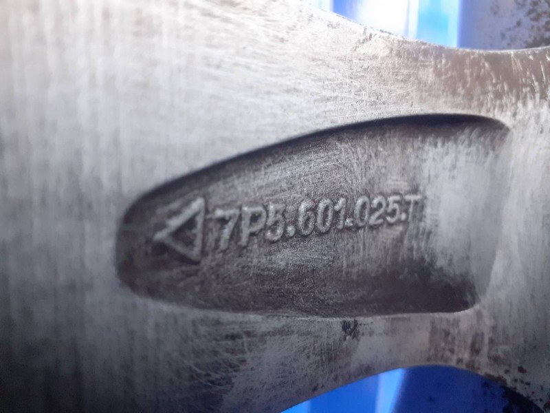 Recambio de llanta para porsche cayenne (typ 92aa) 3.6 cat referencia OEM IAM 7P5601025T  