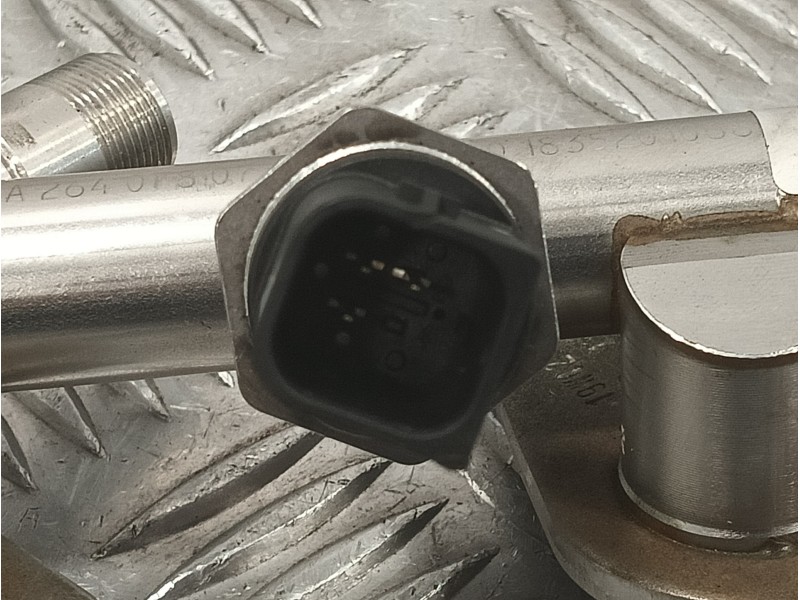 Recambio de rampa inyectora para mercedes-benz clase c (w205) familiar referencia OEM IAM A2640701000  A26407807