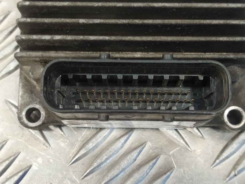 Recambio de centralita motor uce para opel astra g berlina 1.6 16v referencia OEM IAM 09355929  