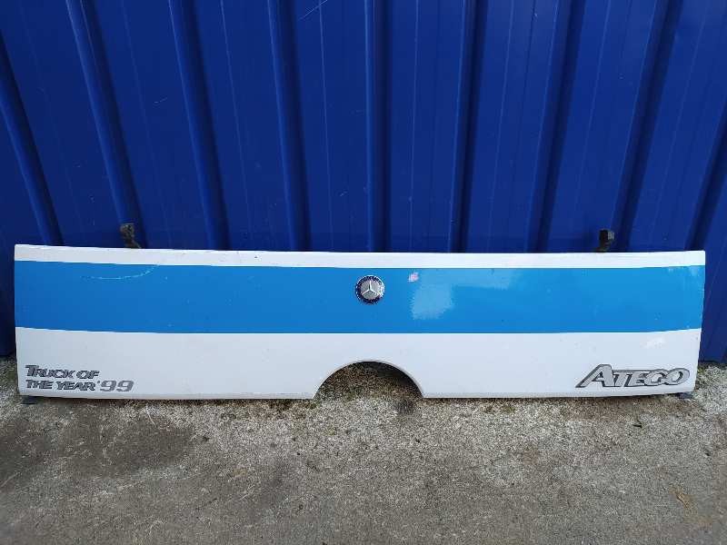 Recambio de capot para mercedes-benz atego 2-ejes 18 t /bm 950/2/4 referencia OEM IAM 9737500302  