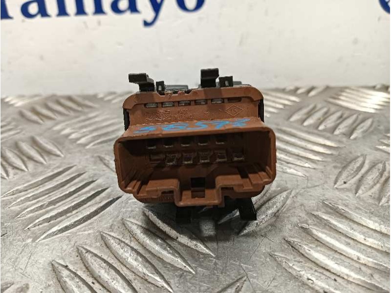 Recambio de mando elevalunas delantero izquierdo para renault scenic ii scenic ii referencia OEM IAM 015085D  