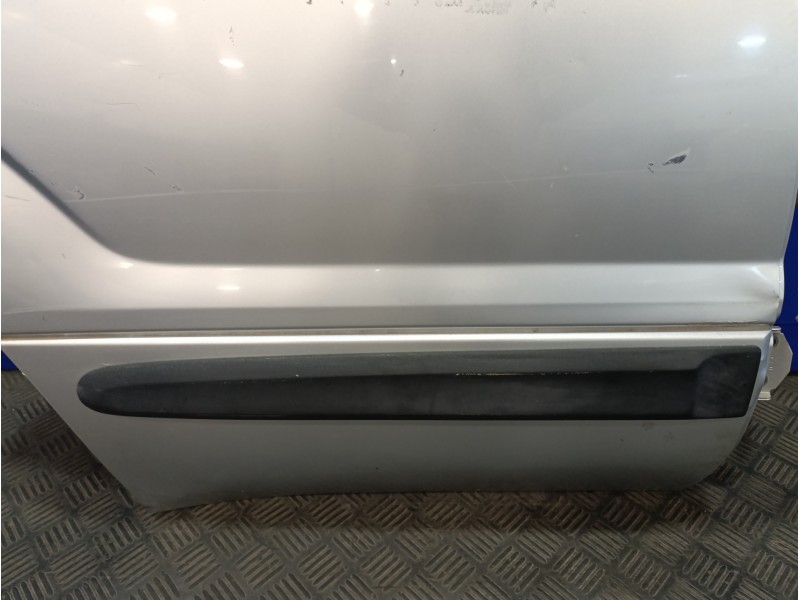 Recambio de puerta trasera derecha para subaru forester s10 (sf) 2.0 turbo cat referencia OEM IAM   