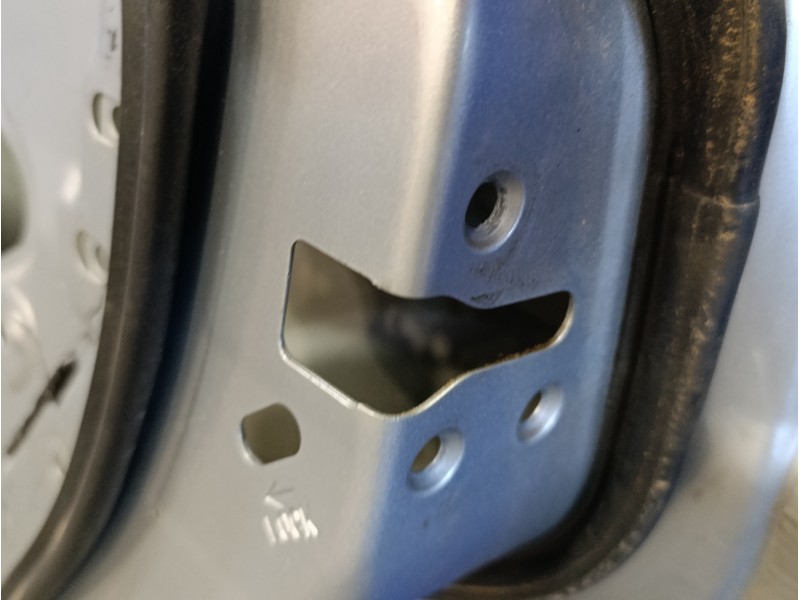 Recambio de puerta trasera derecha para subaru forester s10 (sf) 2.0 turbo cat referencia OEM IAM   