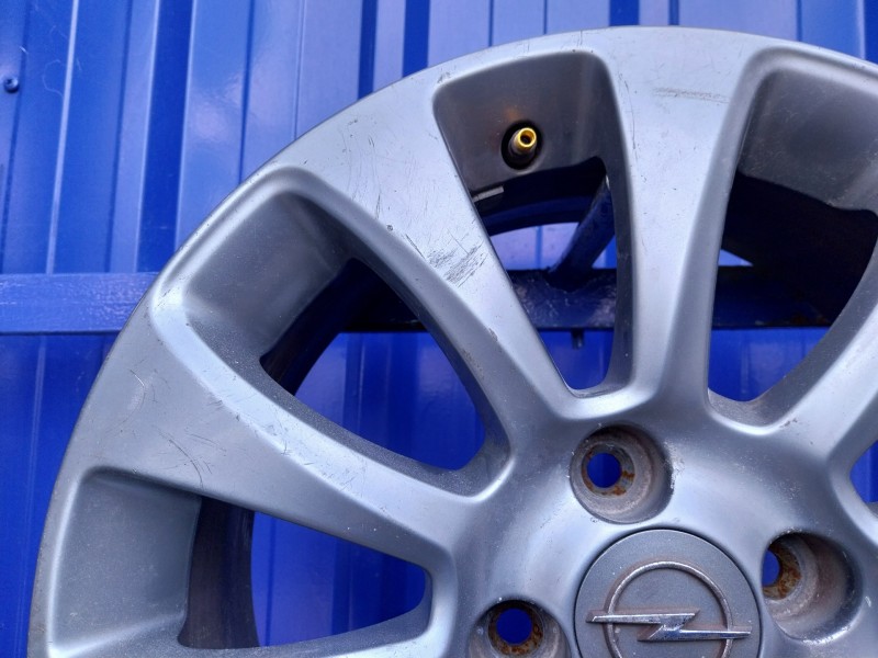 Recambio de llanta para opel corsa d 1.6 16v turbo cat referencia OEM IAM 0P052  