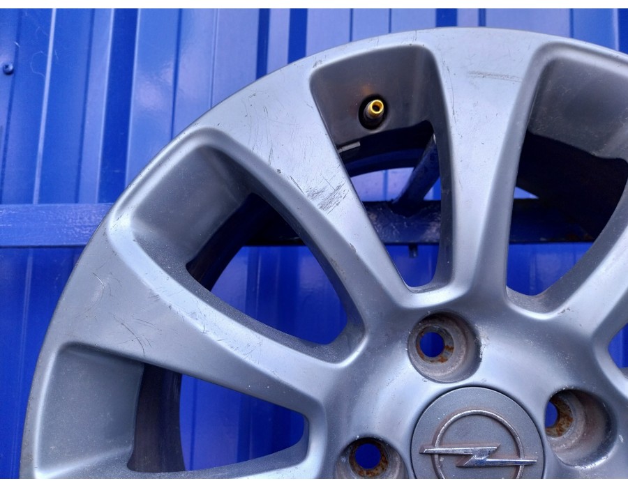 Recambio de llanta para opel corsa d 1.6 16v turbo cat referencia OEM IAM 0P052  