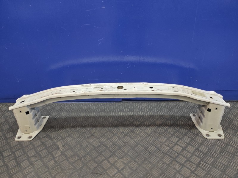 Recambio de refuerzo paragolpes delantero para land rover discovery sport referencia OEM IAM   
