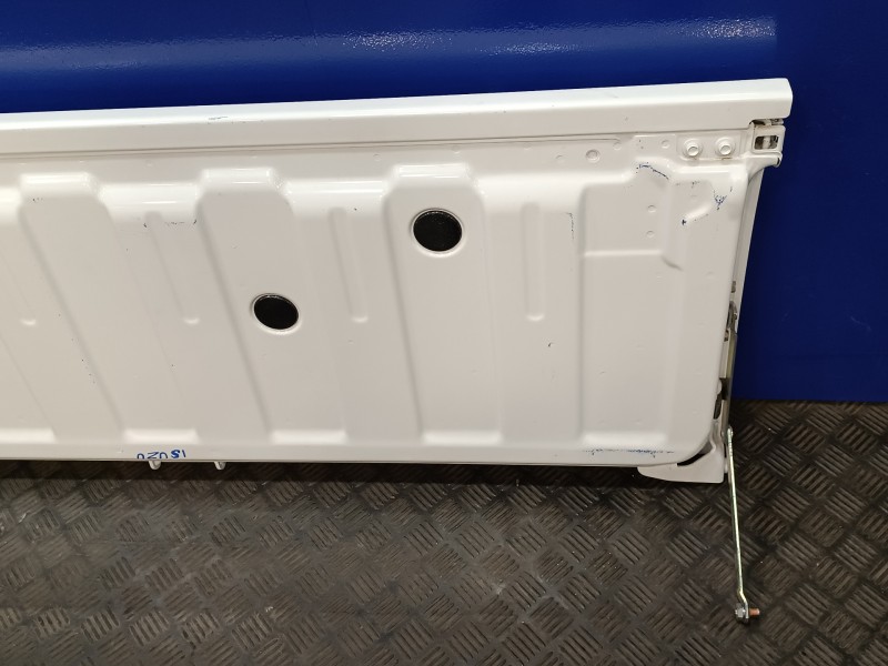 Recambio de porton trasero para isuzu d-max 1.9 turbodiesel referencia OEM IAM   